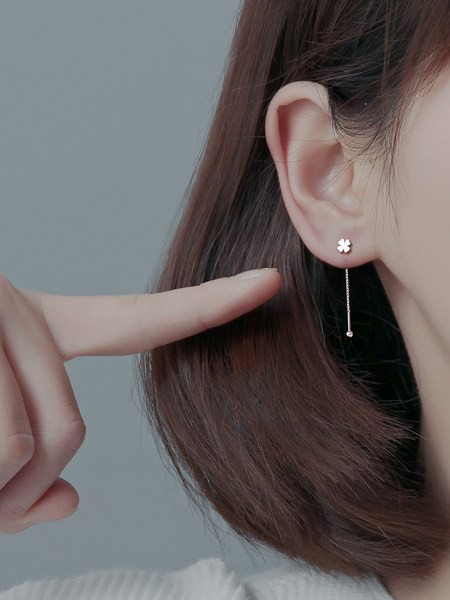 Cercei lungi eleganti de dama