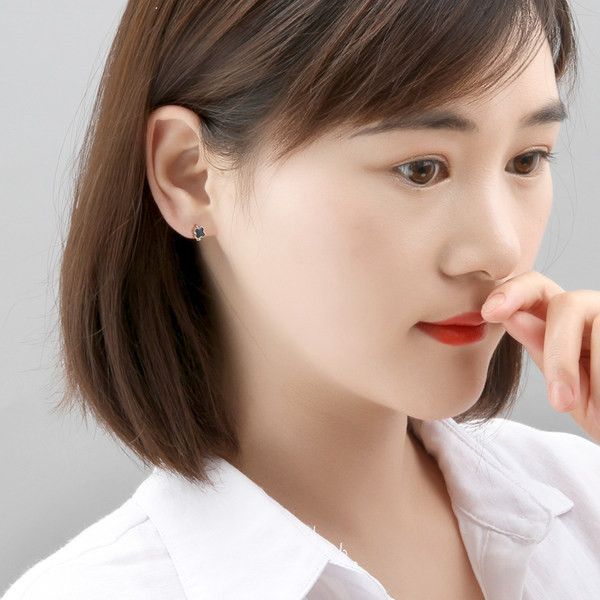 Cercei moderni de dama trifoi cu patru foi doua culori