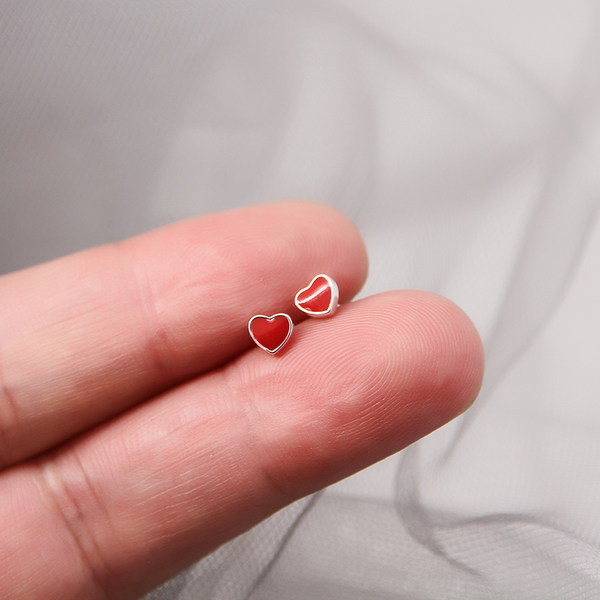 Cercei moderni de dama in forma de inima