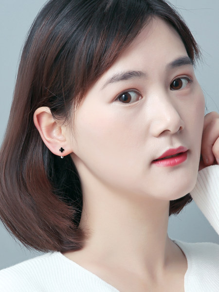 Cercei casual pentru dama in culoare argintie model nou