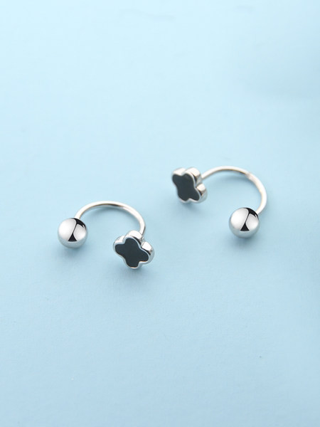 Cercei casual pentru dama in culoare argintie model nou