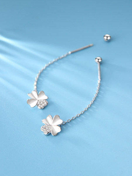 Cercei eleganti din argint cu pandantiv