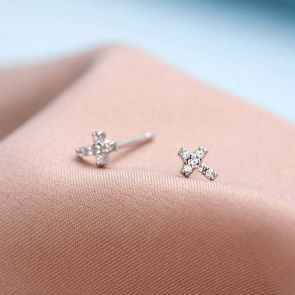 Cercei de dama in forma de cruce cu pietre