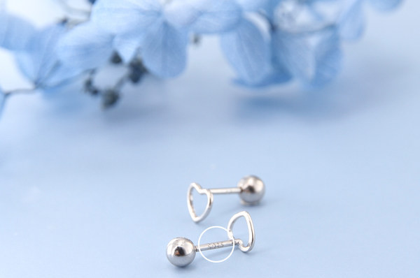 Cercei eleganti de dama in forma de inima doua culori