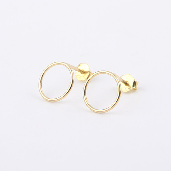 Model curat de cercei dama doua culori