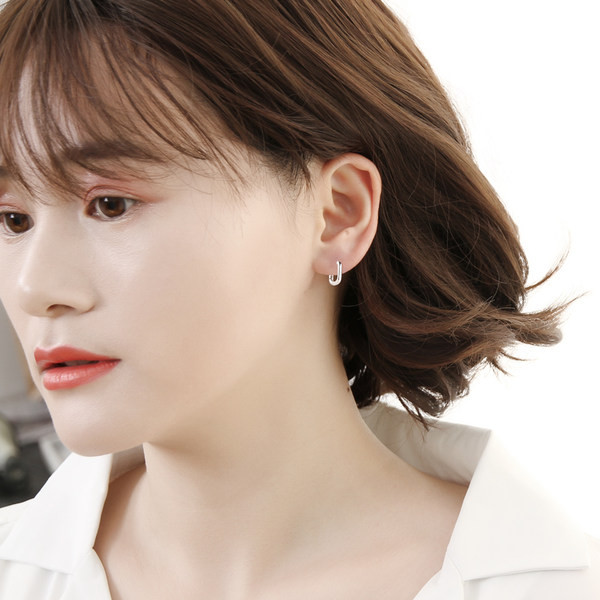 Cercei de damă în formă de U cu închizătoare ascunsă