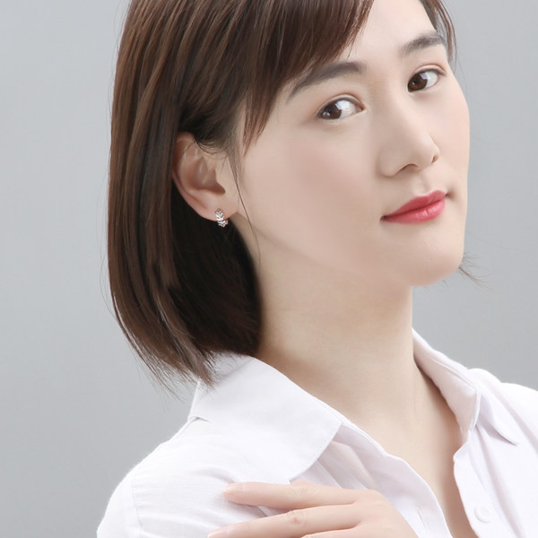 Cercei la modă pentru femei