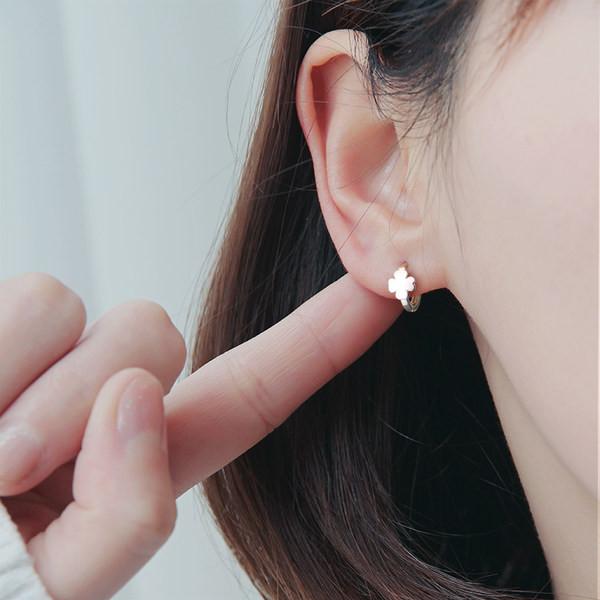 Cercei de damă din argint în formă de trifoi cu patru foi