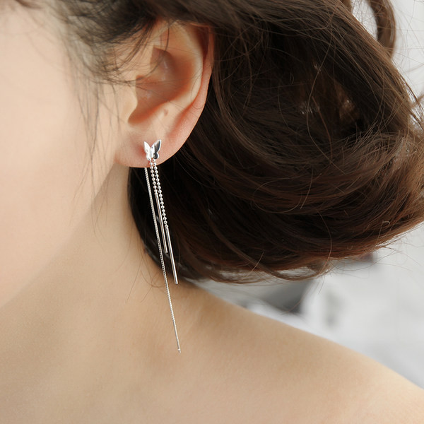 Cercei la modă de culoare argintie pentru femei