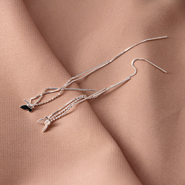 Cercei la modă de culoare argintie pentru femei