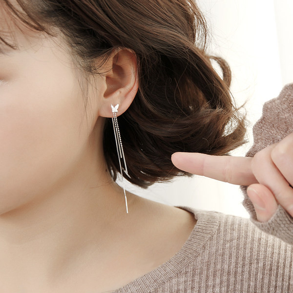 Cercei la modă de culoare argintie pentru femei