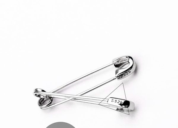 Cercei de damă în formă de agrafă