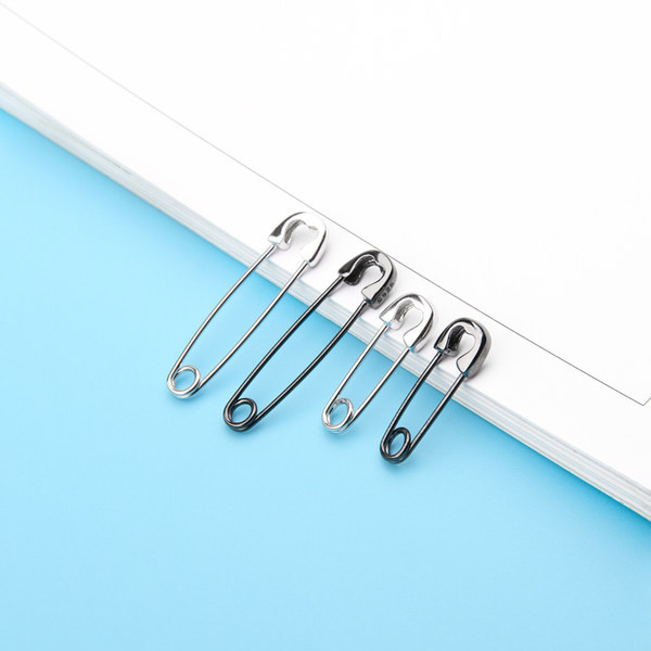 Cercei de damă în formă de agrafă