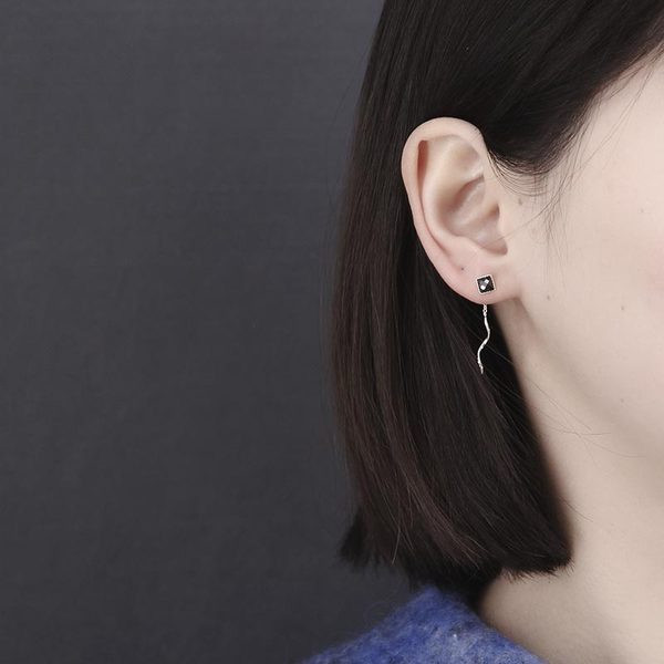 Cercei eleganti din argint cu piatra