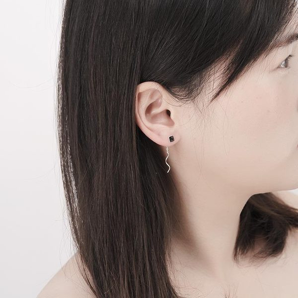 Cercei eleganti din argint cu piatra