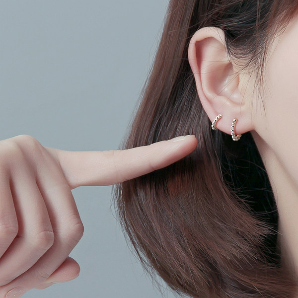 Cercei de dama mici model de zi cu zi