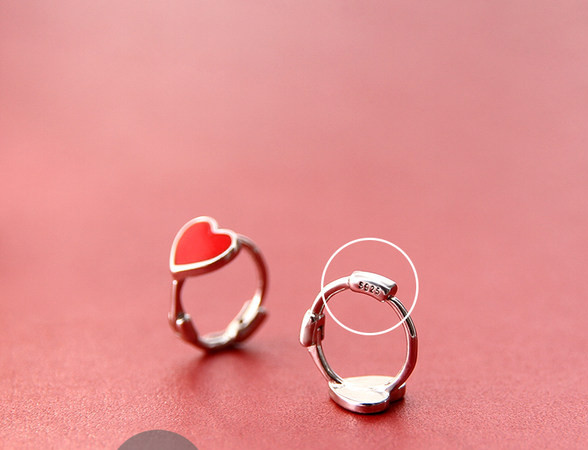 Cercei mici de dama cu catarama si inima