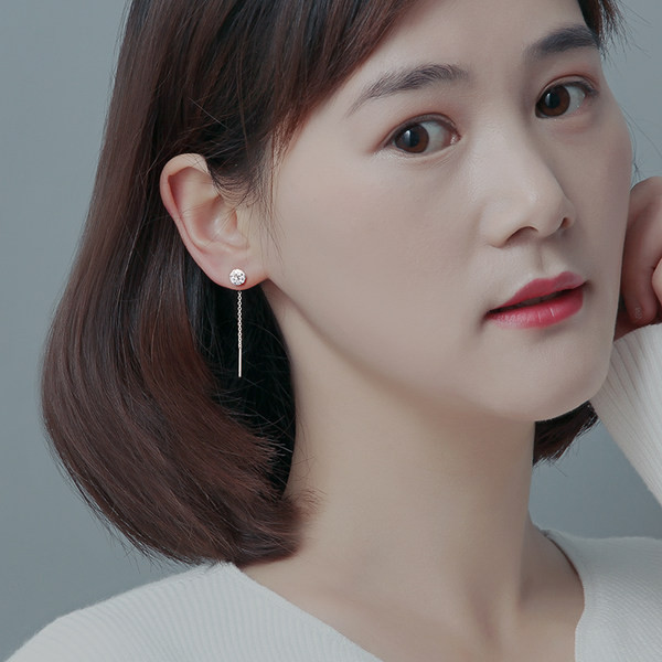 Cercei lungi de dama moderni cu pietre