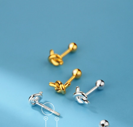 Cercei cu știfturi moderni de damă