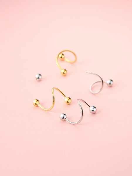 Model nou cercei doua culori pentru dama