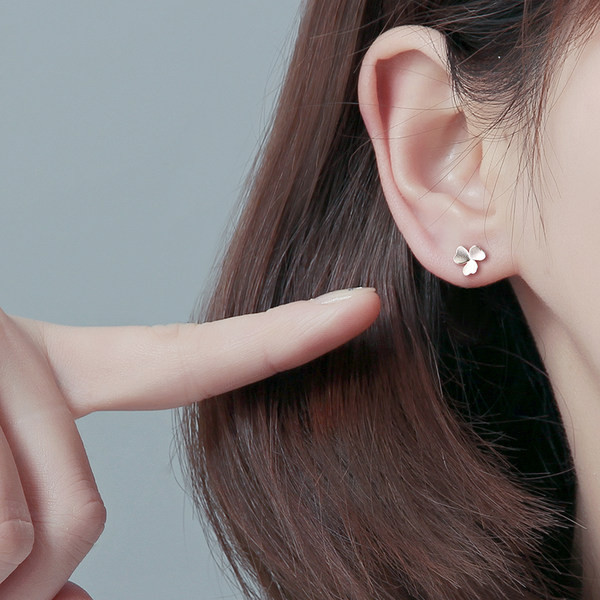 Cercei casual pentru femei de culoare argintie