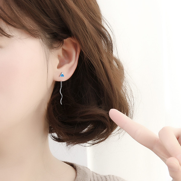 Cercei de dama cu pandantiv metalic