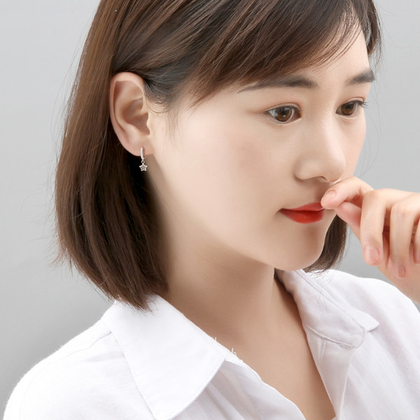 Elegantsed hõbekõrvarõngad - ripatsiga