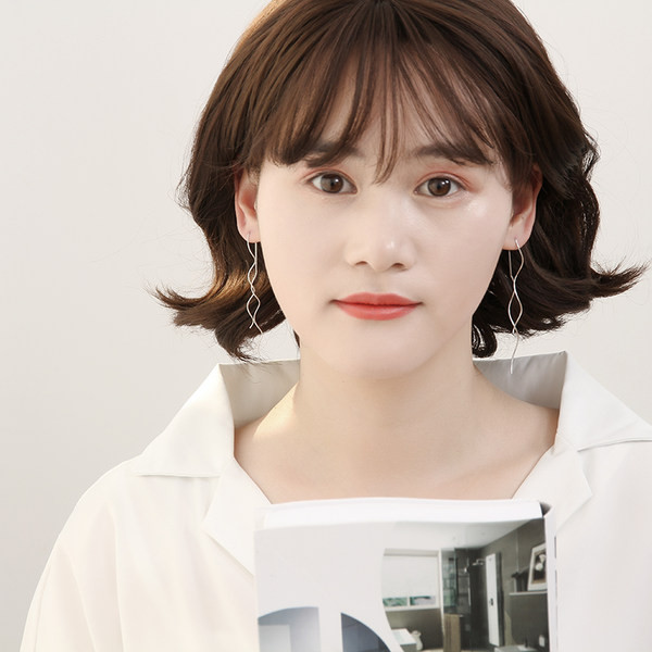 Cercei ondulați de damă cu model casual