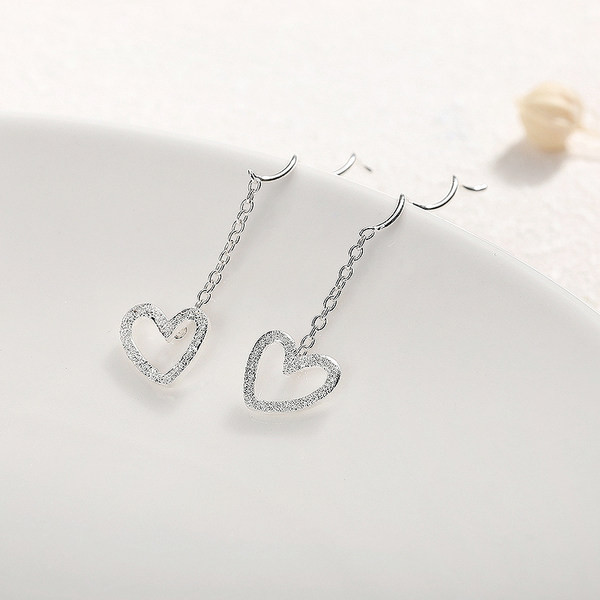 Naiste vabaaja kõrvarõngad