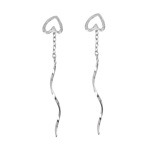 Naiste vabaaja kõrvarõngad