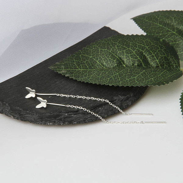 Cercei de dama in culoare argintie model nou