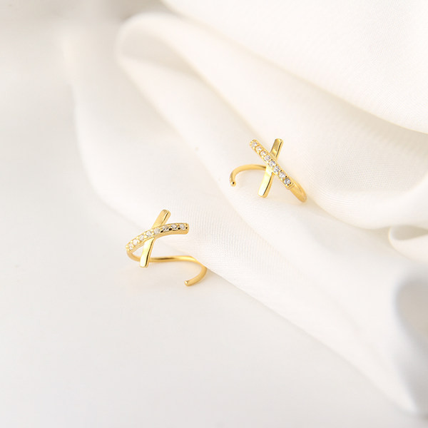 Cercei de dama mici cu pietre - culoare auriu si argintiu