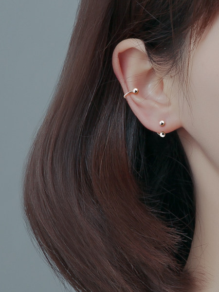 Cercei de damă cu mărgele cu șuruburi