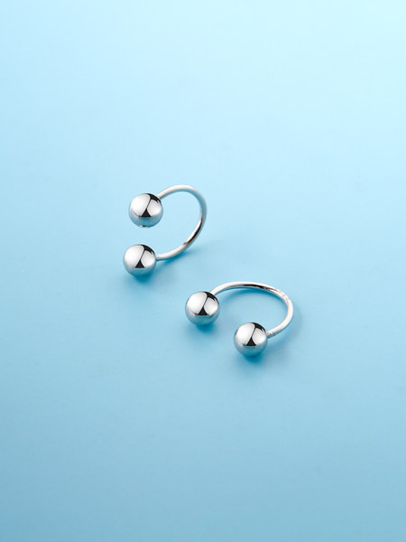 Cercei de damă cu mărgele cu șuruburi