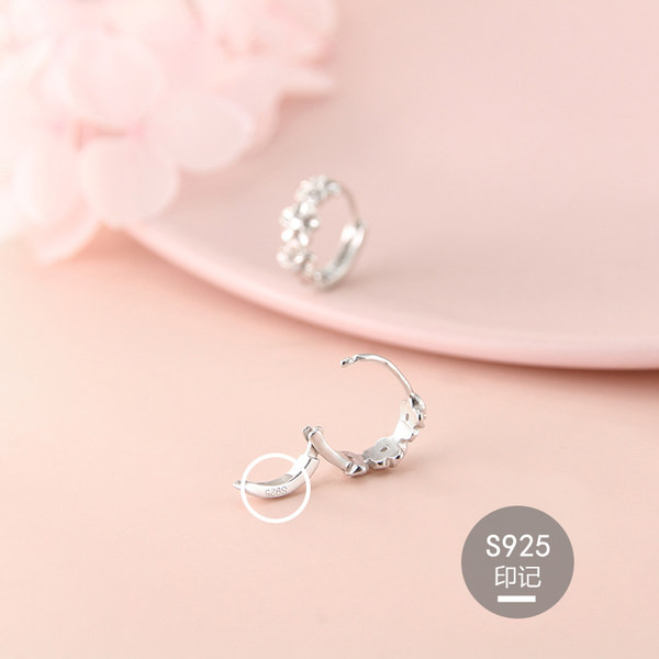 Cercei moderni de dama cu pietre