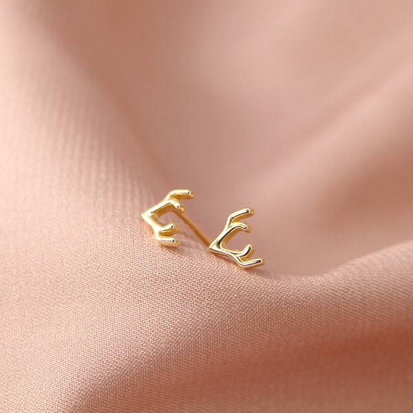 Naiste vabaaja kõrvarõngad kullast ja hõbedast