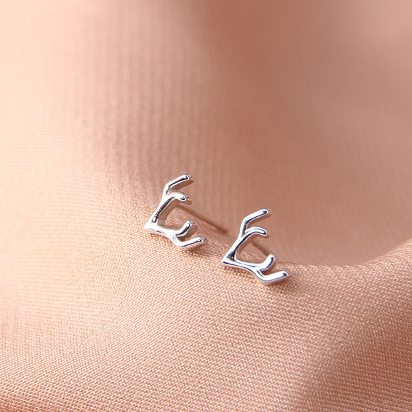 Naiste vabaaja kõrvarõngad kullast ja hõbedast