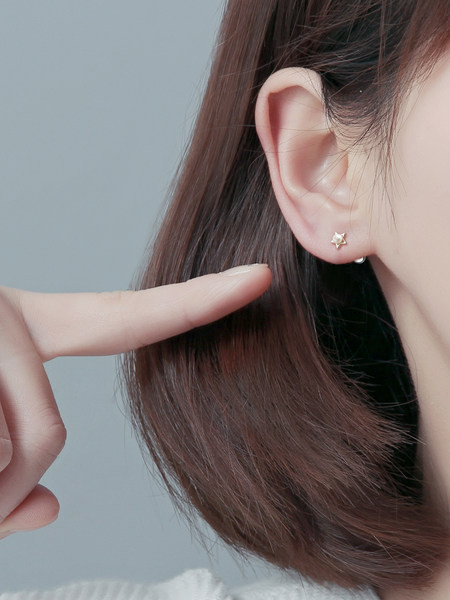 Model nou de cercei de dama cu perle