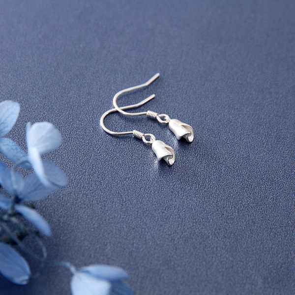 Cercei de dama tip floare cu carlig