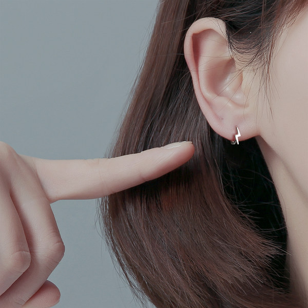 Cercei tip știft de damă cu închizătoare ascunsă