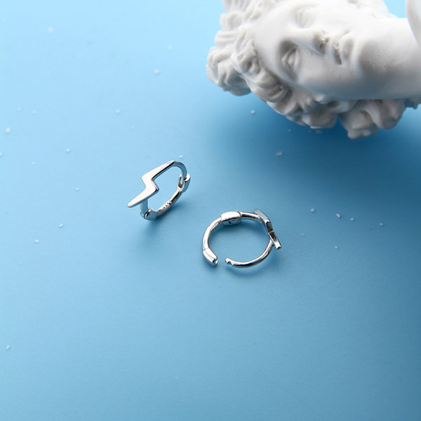 Cercei tip știft de damă cu închizătoare ascunsă