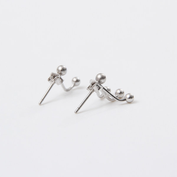 Cercei moderni de dama de culoare argintie