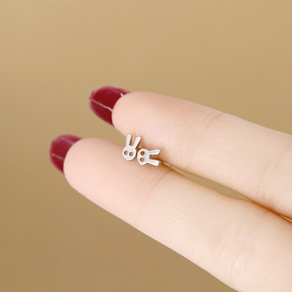 Väikesed küülikukõrvarõngad naistele