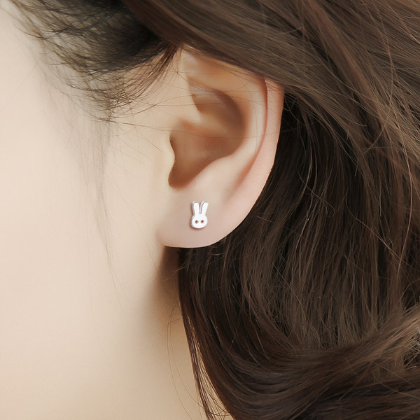 Väikesed küülikukõrvarõngad naistele