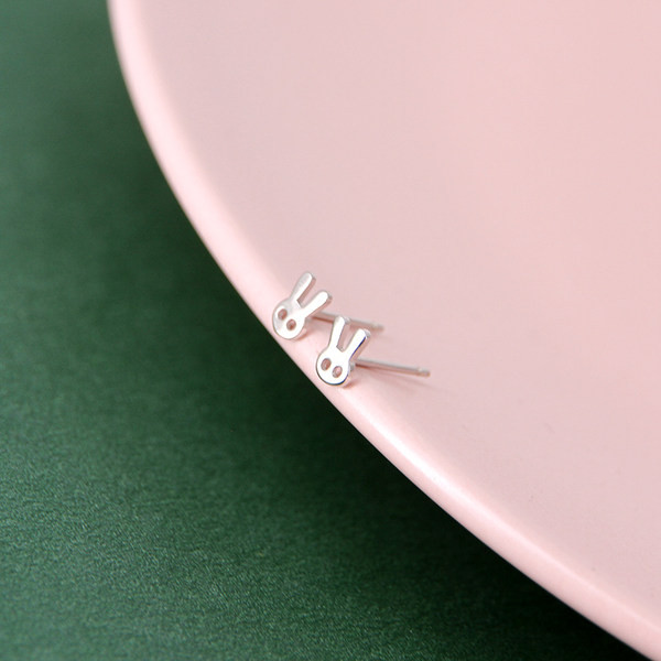 Väikesed küülikukõrvarõngad naistele