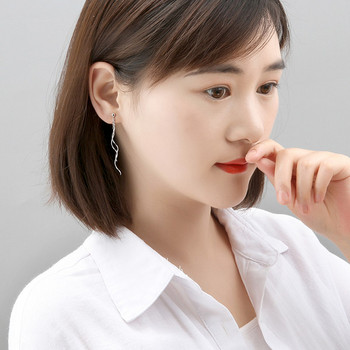 Νέο μοντέλο μακριά γυναικεία σκουλαρίκια σε ασημί χρώμα
