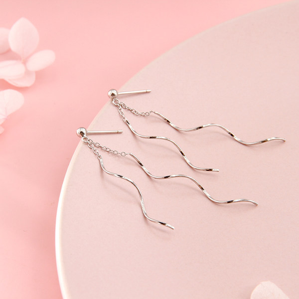 Cercei lungi de dama model nou de culoare argintie