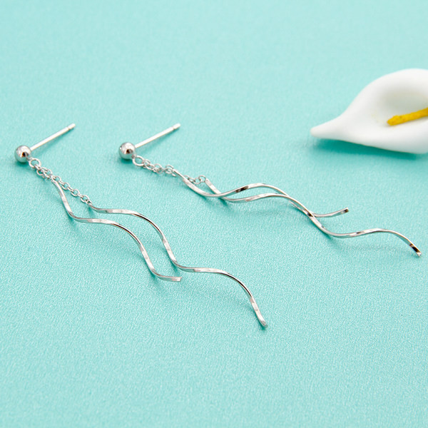 Cercei lungi de dama model nou de culoare argintie