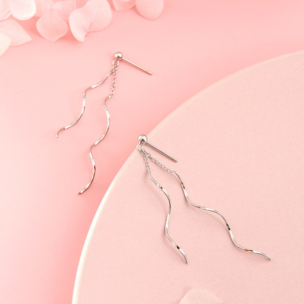 Cercei lungi de dama model nou de culoare argintie