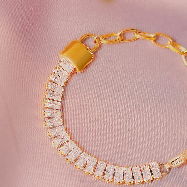 Bratara de dama cu element metalic